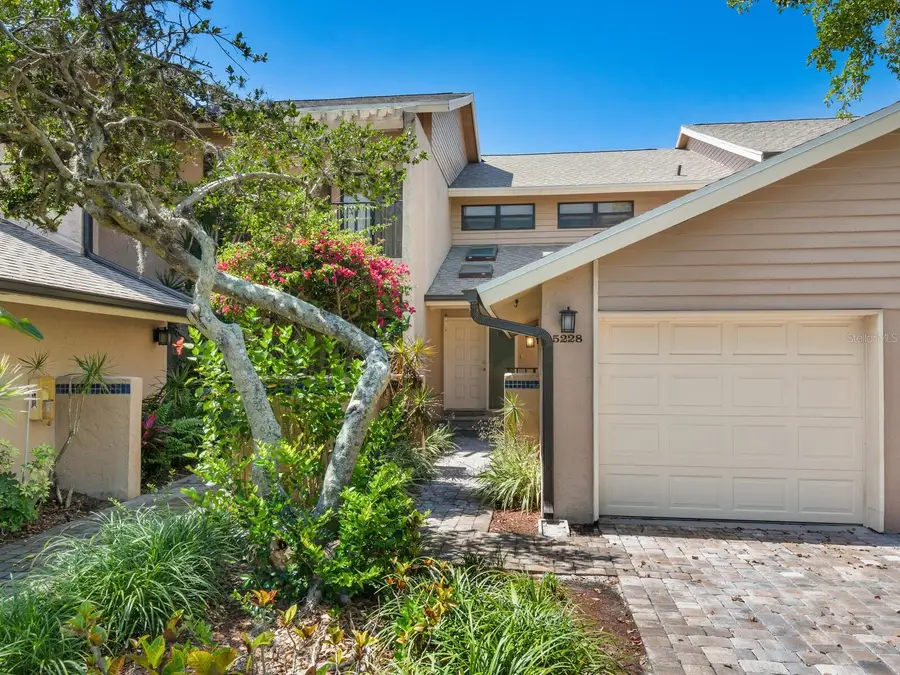 5228 Landings Boulevard #202, Sarasota, FL 34231 - Image #3