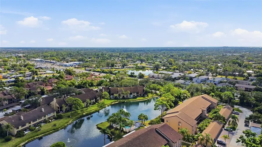 5768 Ashton Lake Drive #7, Sarasota, FL 34231 - Image #2