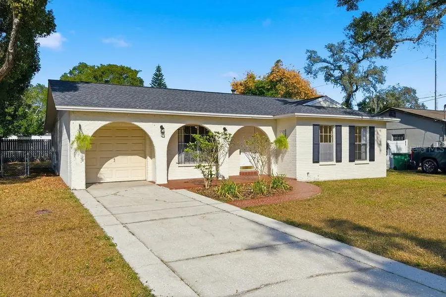 2105 W Barclay Road, Tampa, FL 33612 - Image #2