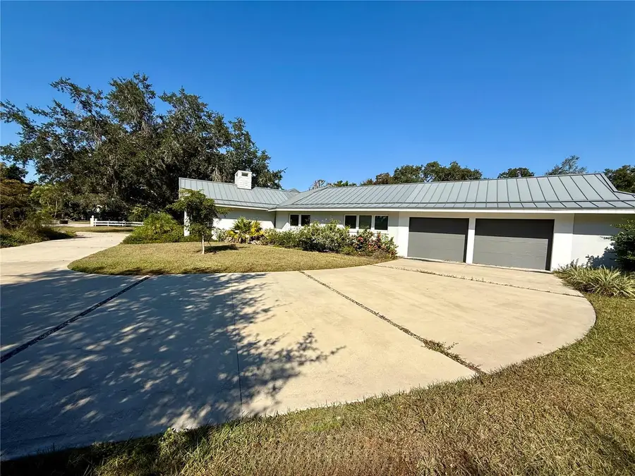 3231 E Forest Lake Drive, Sarasota, FL 34232 - Image #3