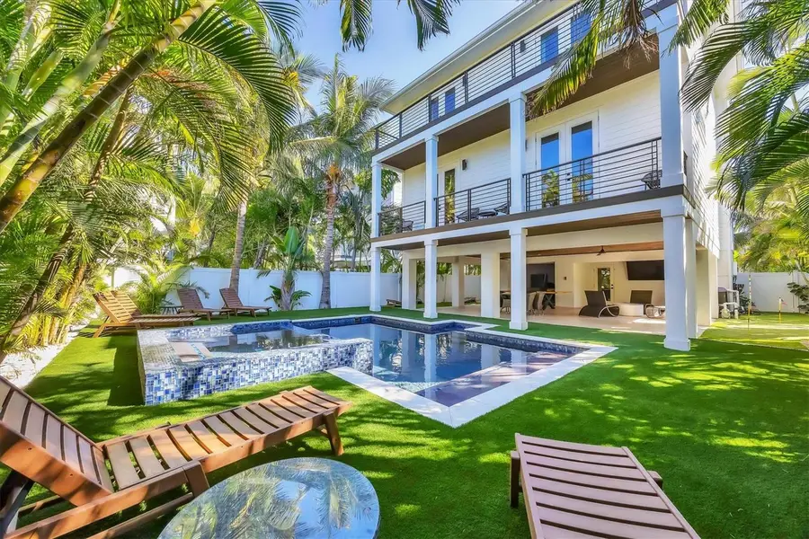 108 11th Street S, Bradenton Beach, FL 34217 - Image #3