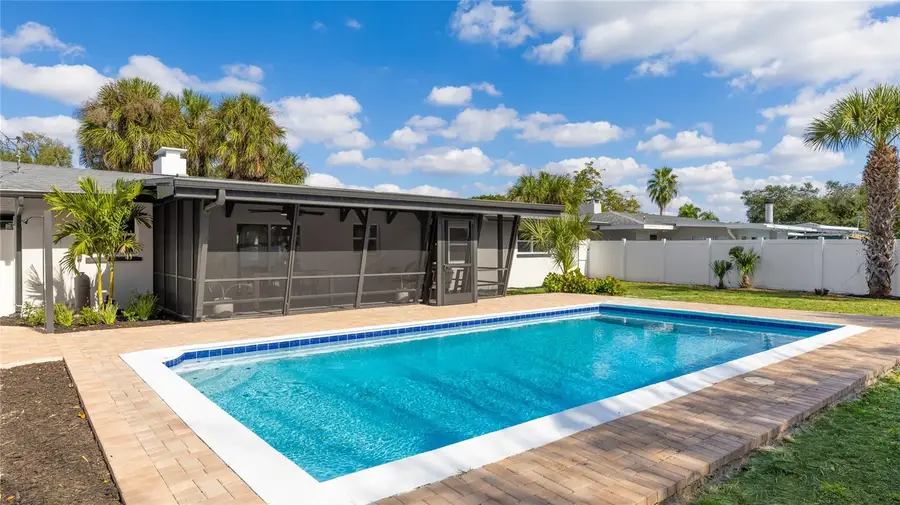 2424 Hamlin Lane, Sarasota, FL 34239 - Image #3