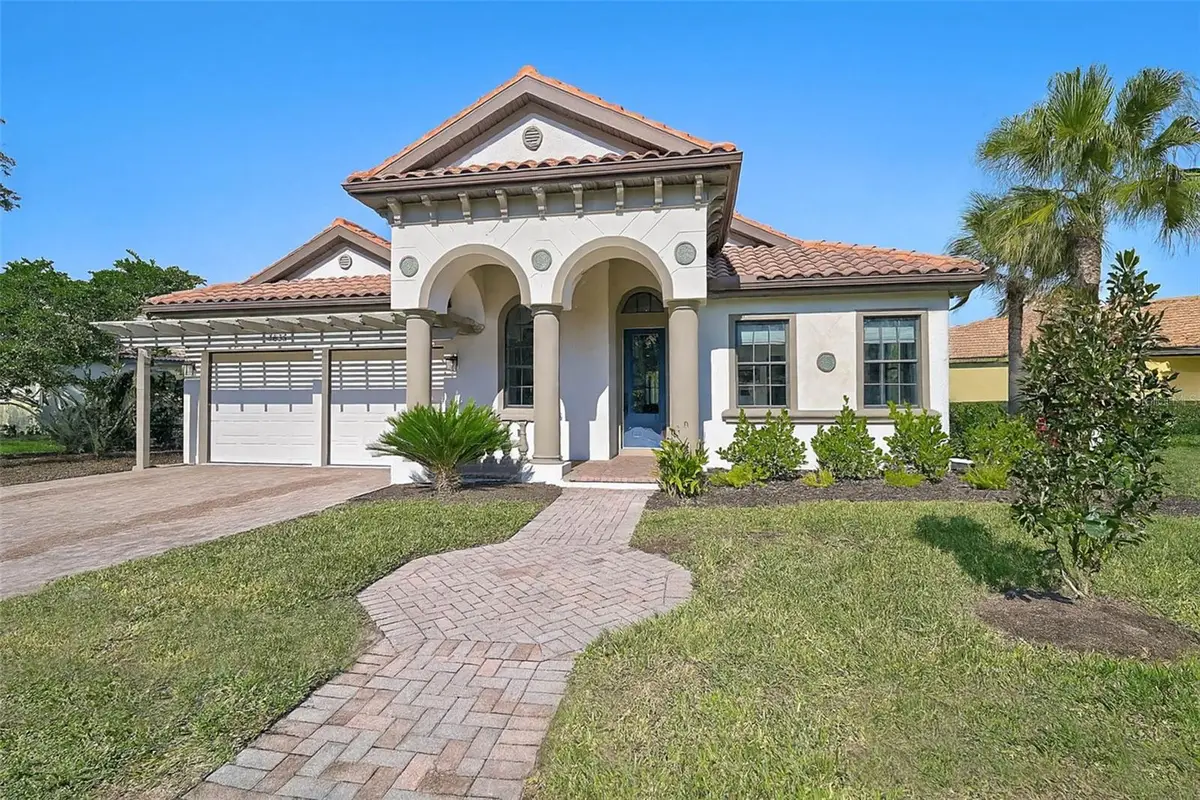 3635 80th Drive E, Sarasota, FL 34243 - Image #1