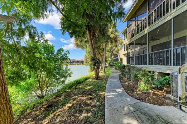 5341 Lake Arrowhead Trail #11, SARASOTA, FL 34231
