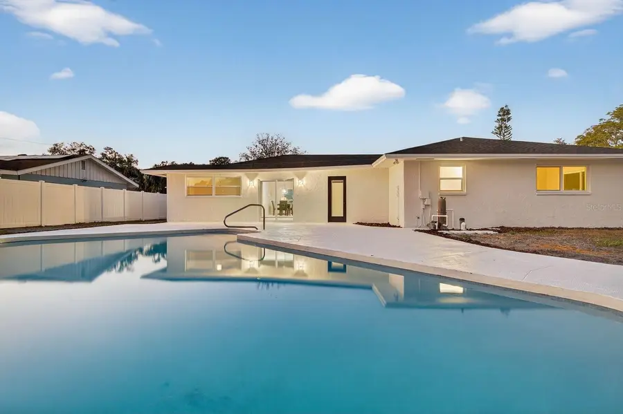 1004 Magellan Drive, Sarasota, FL 34243 - Image #2