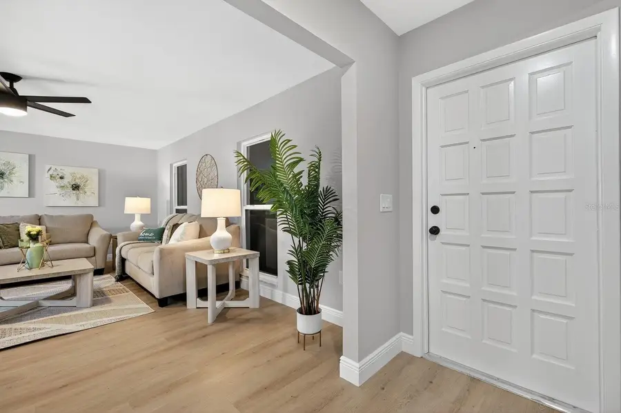 1004 Magellan Drive, Sarasota, FL 34243 - Image #3