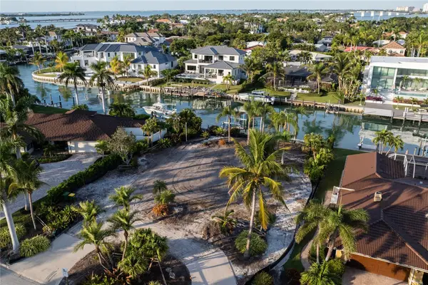 526 N Spoonbill Drive, SARASOTA, FL 34236