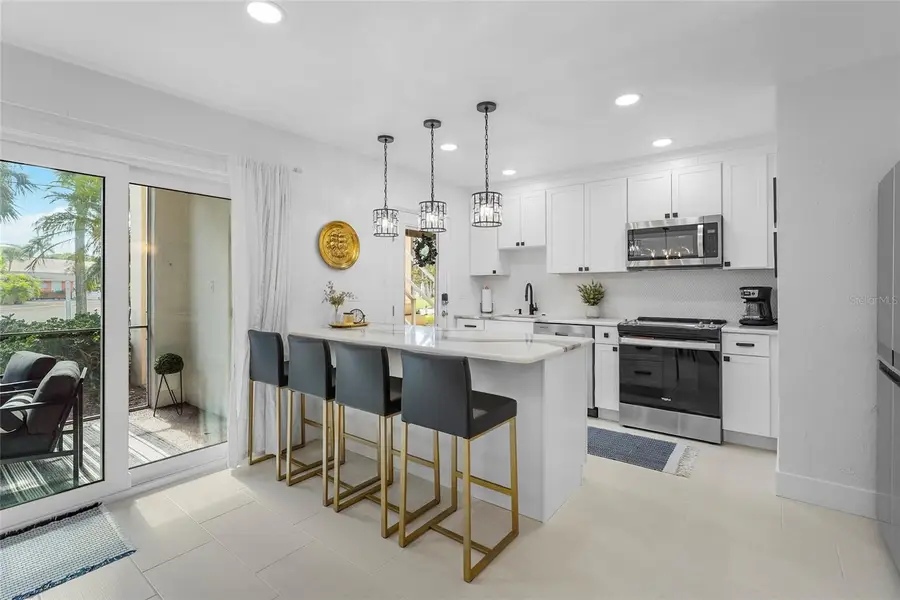 137 Avenida Messina #2, Sarasota, FL 34242 - Image #2