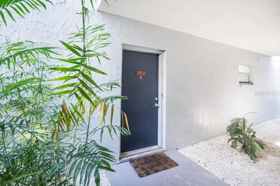 5503 Fountain Lake Circle #104, Bradenton, FL 34207 - Image #3