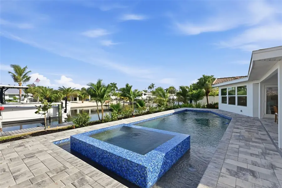 611 Dundee Lane, Holmes Beach, FL 34217 - Image #2