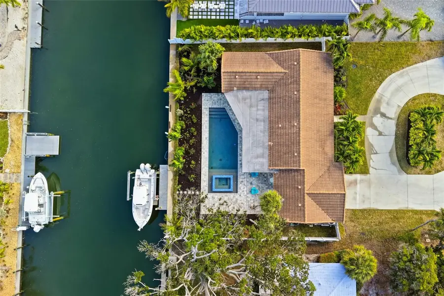 611 Dundee Lane, Holmes Beach, FL 34217 - Image #3
