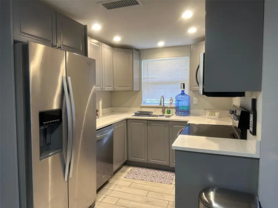 5320 Moeller Avenue, Sarasota, FL 34233 - Image #3