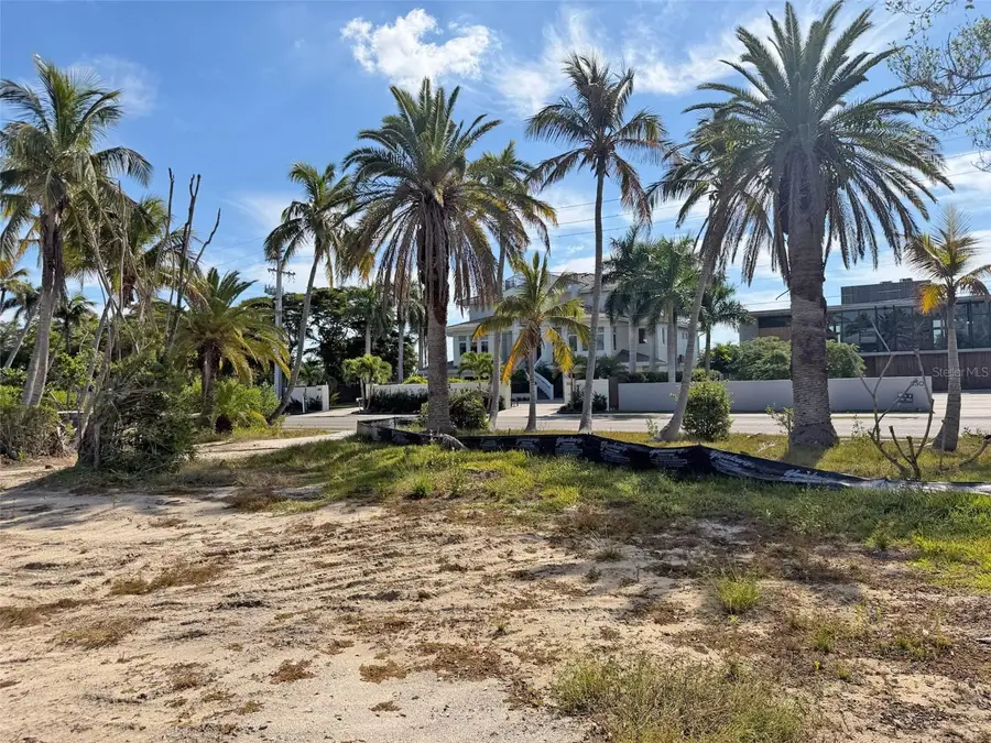 831 Siesta Drive, Sarasota, FL 34242 - Image #3