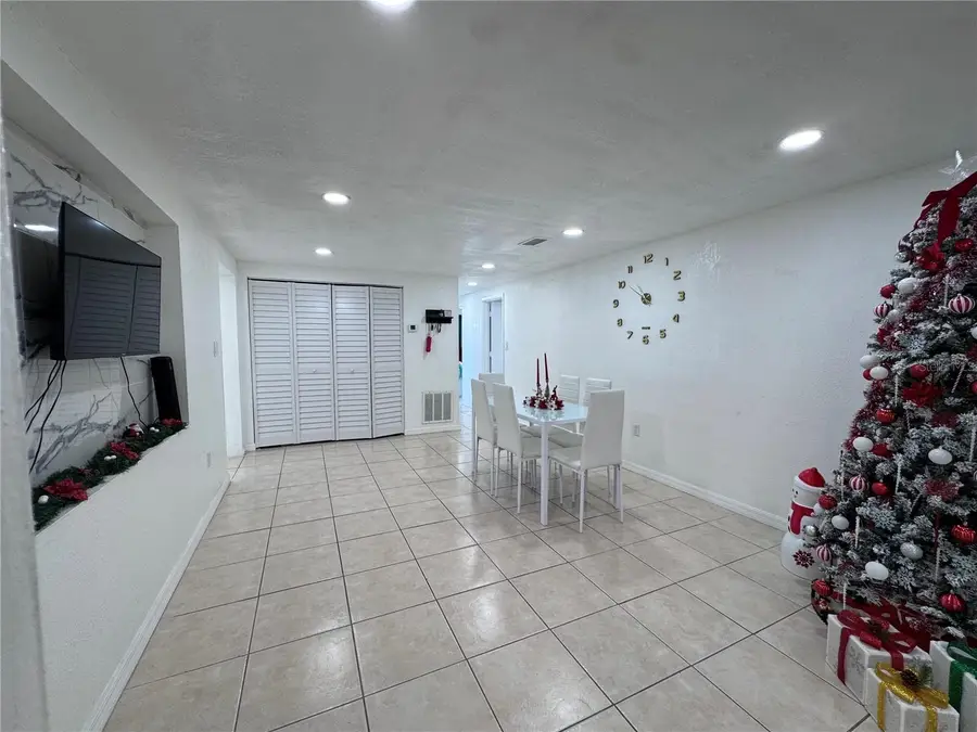 5212 Lahaina Drive, Sarasota, FL 34232 - Image #3