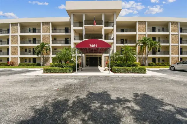 7461 W Country Club Drive N #201, SARASOTA, FL 34243