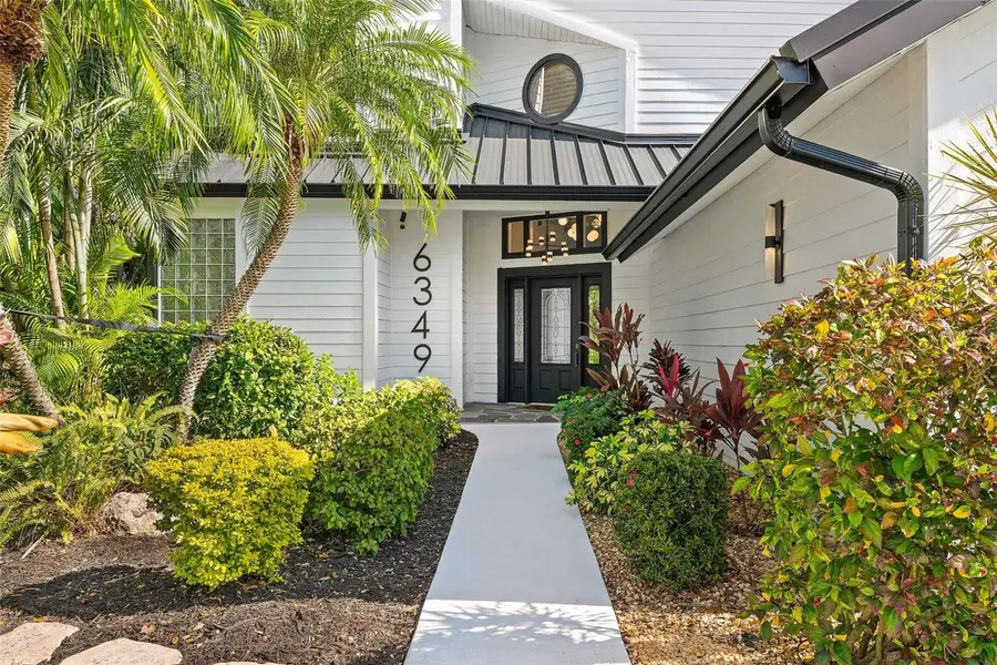 6349 Ravenwood Way, Sarasota, FL 34243 - Image #3