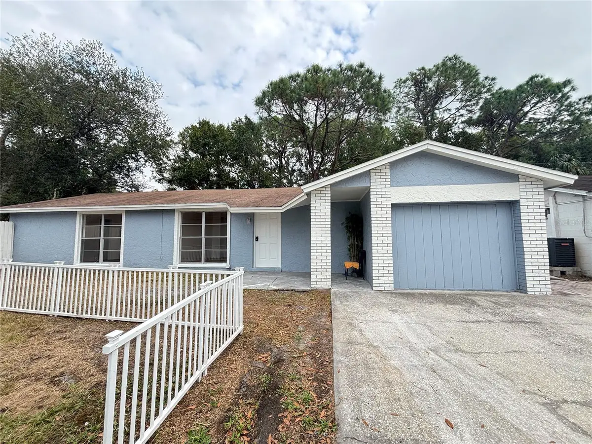 10101 Springtree Court, Tampa, FL 33615 - Image #1