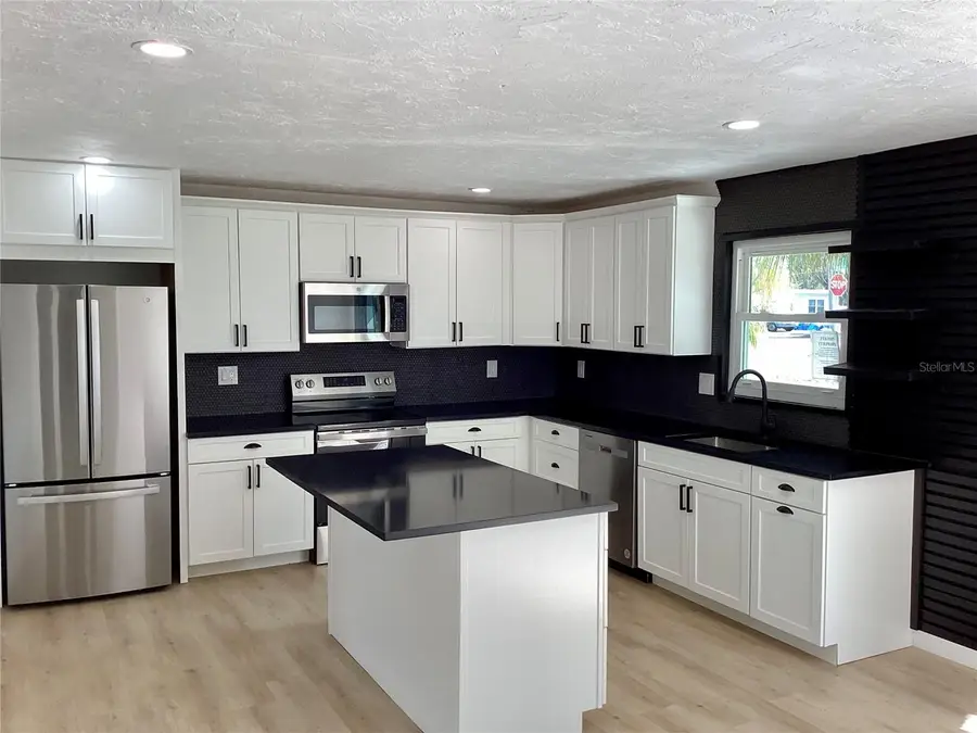 1757 Mova Street, Sarasota, FL 34231 - Image #2