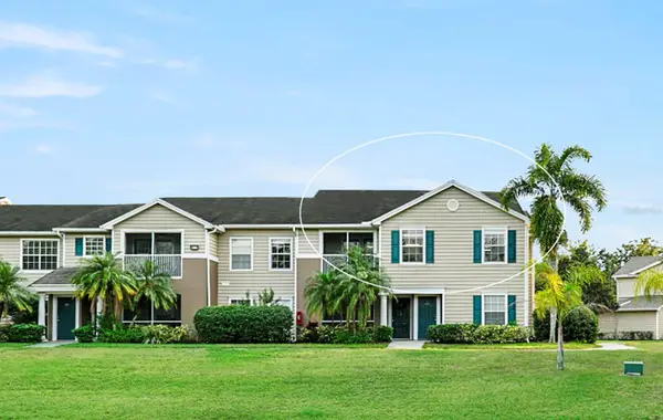 7417 Vista Way #208, LAKEWOOD RANCH, FL 34202