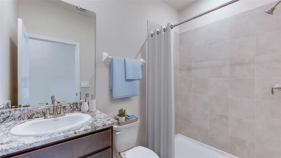 18304 Thistleberry Place, Lakewood Ranch, FL 34211 - Image #2