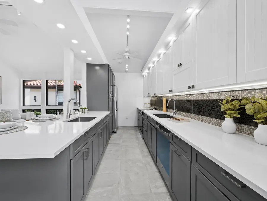 800 S Blvd Of The Presidents #19, Sarasota, FL 34236 - #3