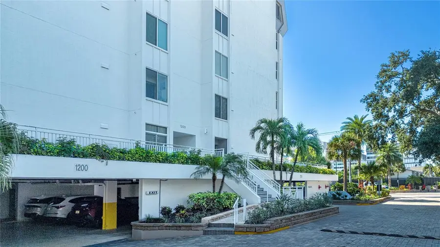 1200 E Peppertree Lane #601, Sarasota, FL 34242 - Image #3