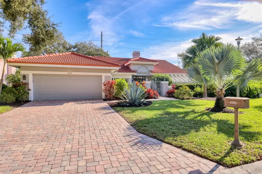 4305 Highland Oaks Circle, Sarasota, FL 34235 - Image #2