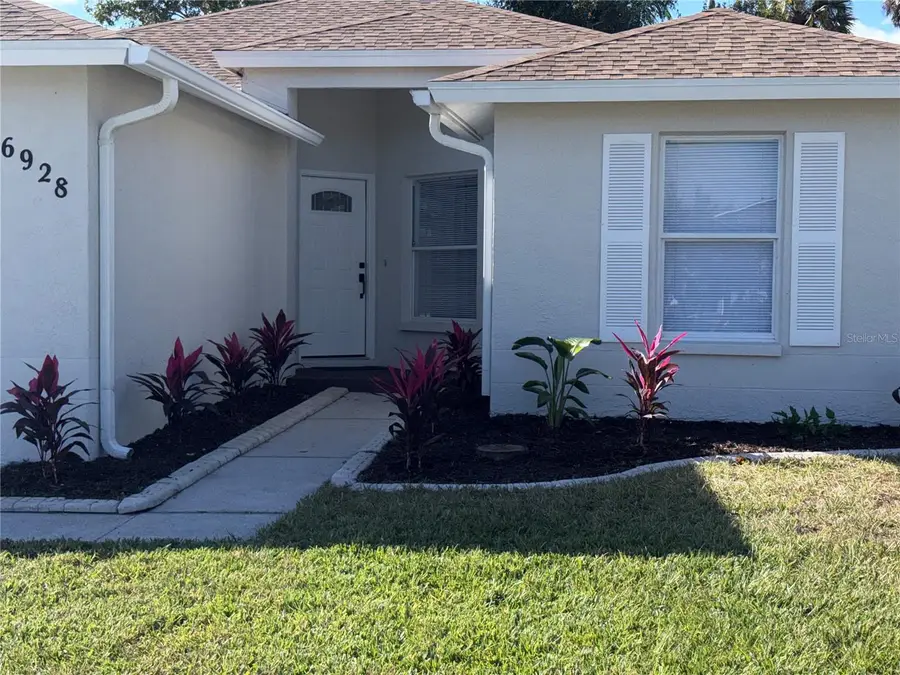6928 43rd Court E, Sarasota, FL 34243 - Image #3