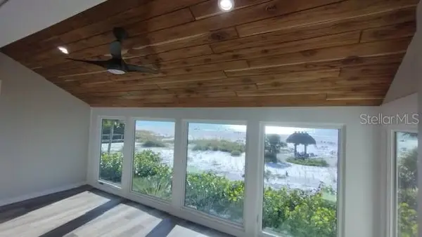 1013 W Peppertree Drive #115, SARASOTA, FL 34242