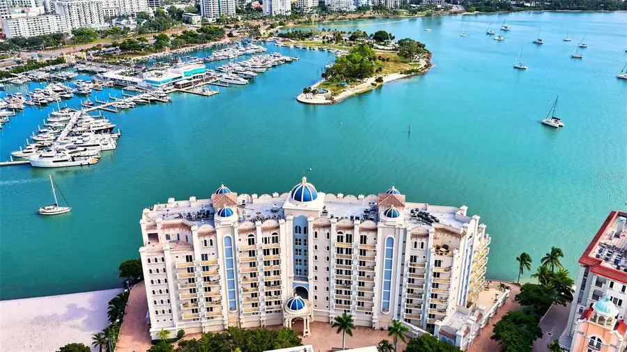 464 Golden Gate Point #304, Sarasota, FL 34236 - Image #2