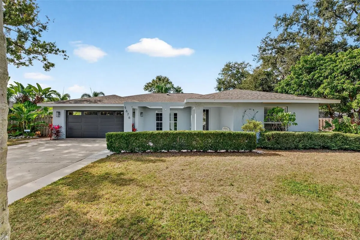 5676 Beneva Woods Circle, Sarasota, FL 34233 - Image #1