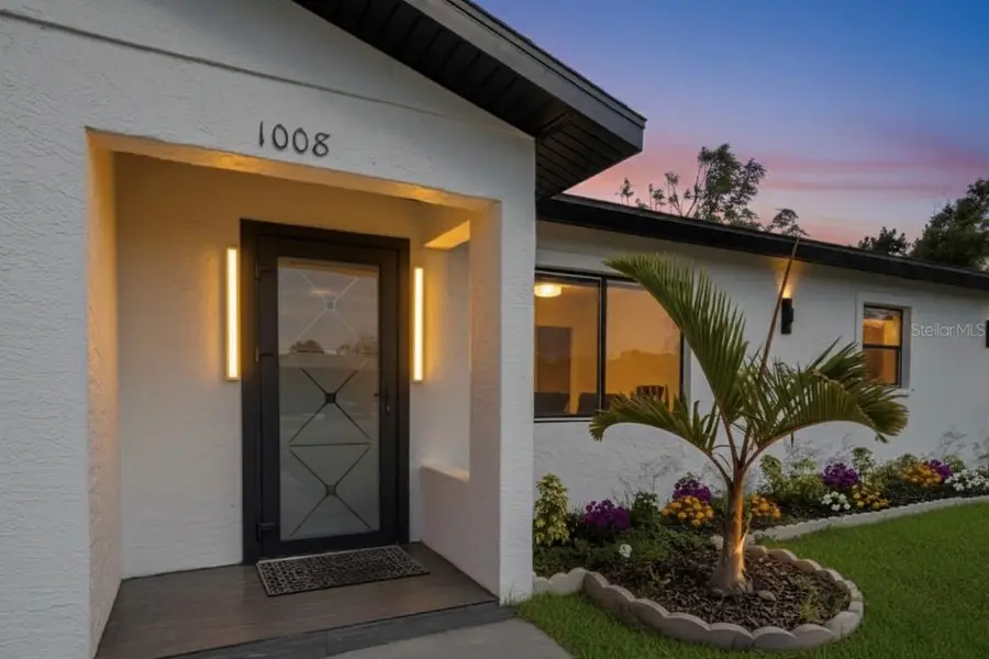 1008 Ponderosa Road, Venice, FL 34293 - Image #2