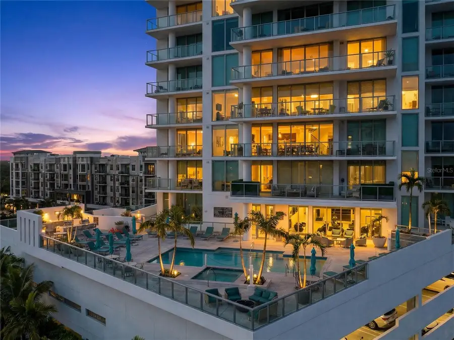 301 Quay Commons #1807, Sarasota, FL 34236 - Image #3