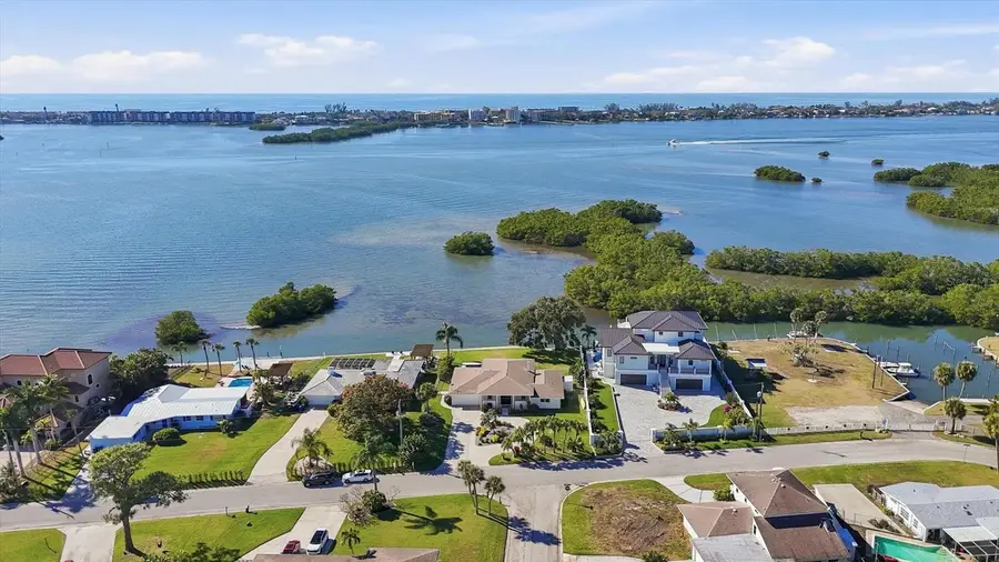 8632 Dunmore Drive, Sarasota, FL 34231 - Image #2