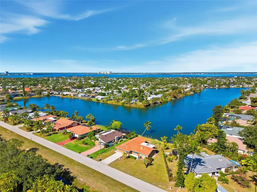 15840 Lake Candlewood Drive, Fort Myers, FL 33908 - Image #3