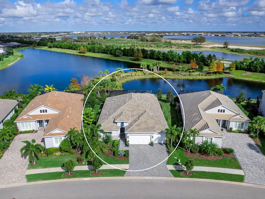 8262 Grande Shores Drive, Sarasota, FL 34240 - Image #2