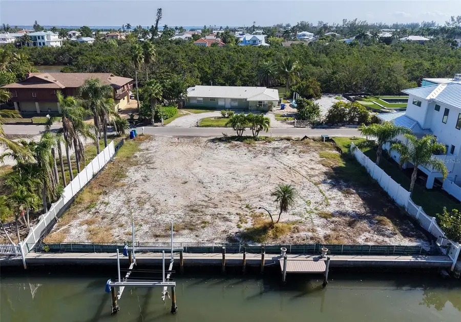 579 Bayview Drive, Longboat Key, FL 34228 - Image #2