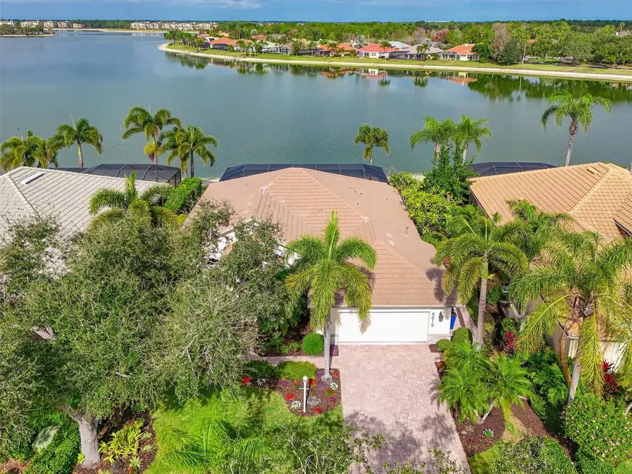 6619 Waters Edge Way, Lakewood Ranch, FL 34202 - Image #2