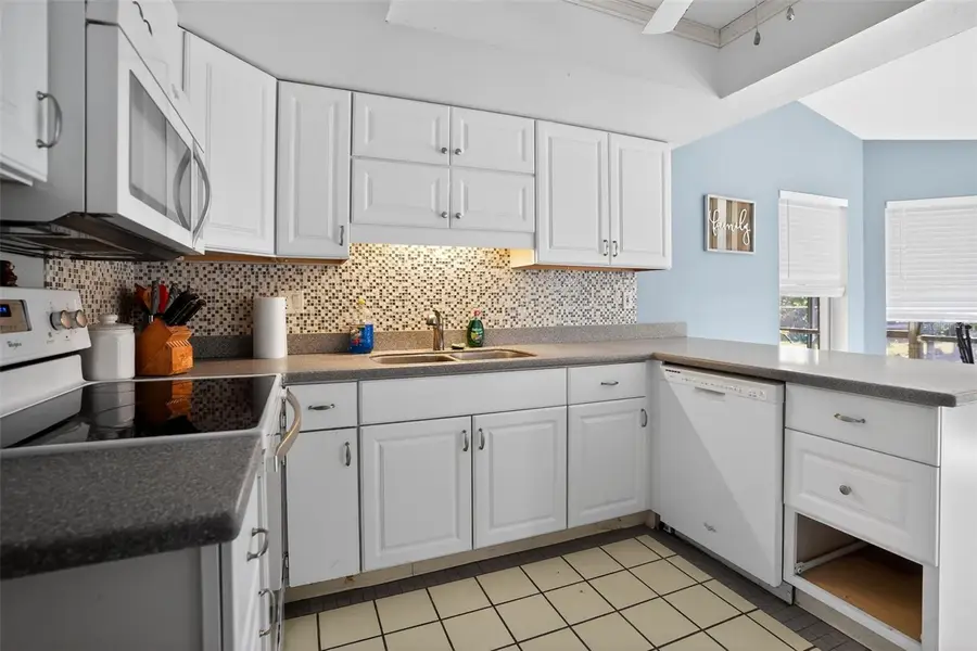 410 SE 2nd Street, Cape Coral, FL 33990 - Image #3