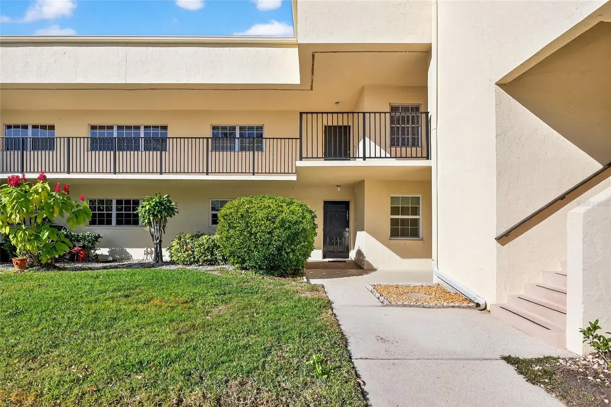7880 Palm Aire Lane #105, Sarasota, FL 34243 - Image #1