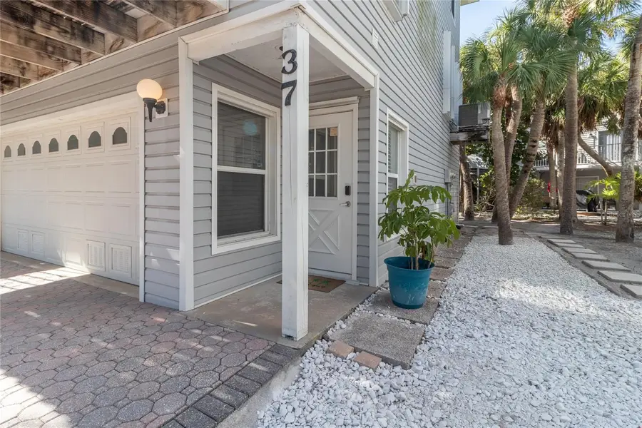 6250 Holmes Boulevard #37, Holmes Beach, FL 34217 - Image #2