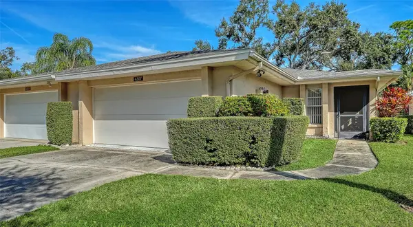 4207 Bowling Green Circle #35, SARASOTA, FL 34233