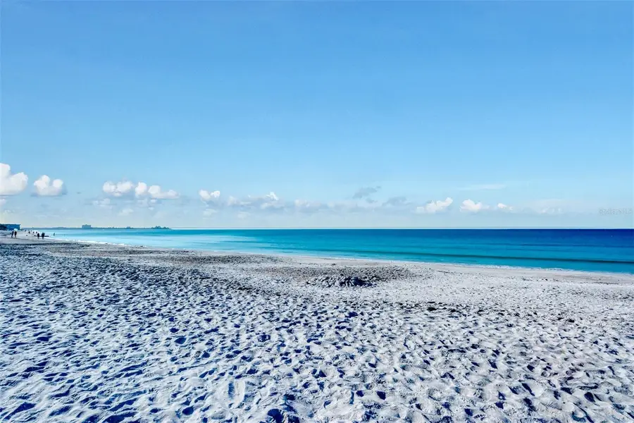 800 Benjamin Franklin Drive #202, Sarasota, FL 34236 - Image #3