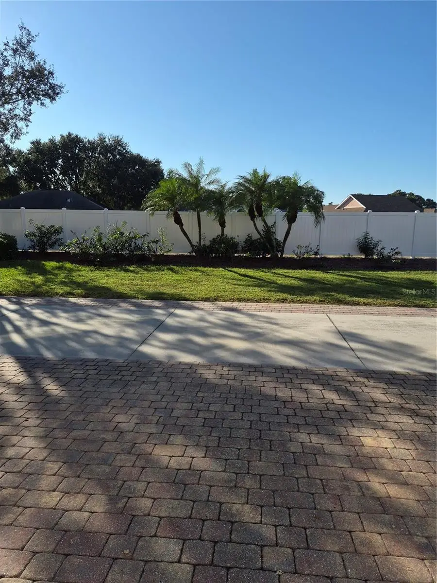 1637 Napoli Drive W, Sarasota, FL 34232 - Image #3