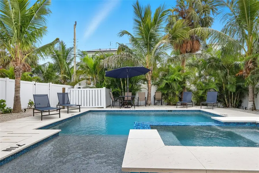 3016 Gulf Drive, Holmes Beach, FL 34217 - Image #2