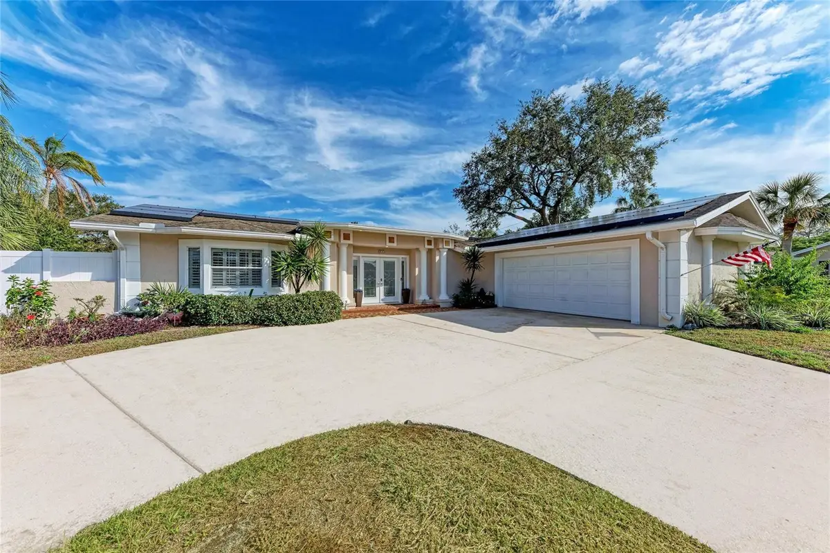 411 Harbor View Lane, Largo, FL 33770 - Image #1