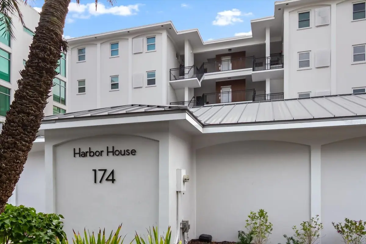 174 Golden Gate Point #32, Sarasota, FL 34236 - Image #1
