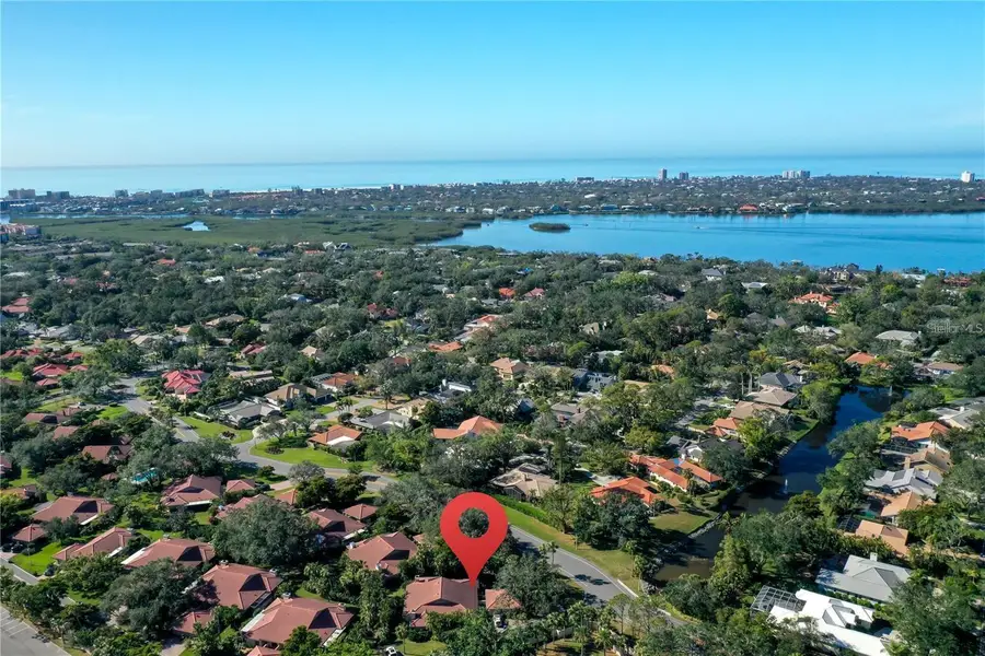 4802 Kestral Park Circle #22, Sarasota, FL 34231 - Image #2