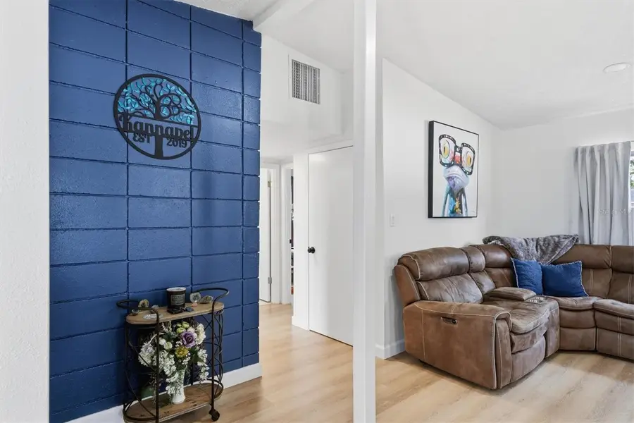 4643 Brooksdale Drive, Sarasota, FL 34232 - Image #3