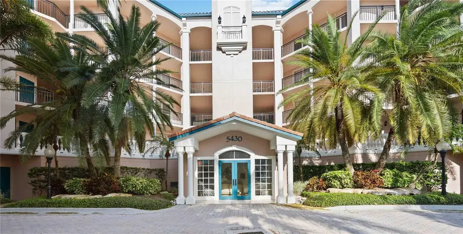 5430 Eagles Point Circle #104, Sarasota, FL 34231 - Image #2